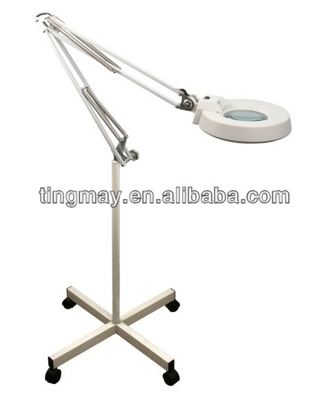 Portable magnifying lamp with stand
